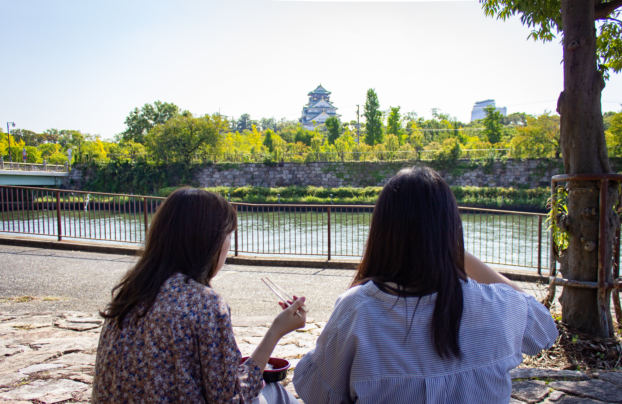 大阪城を眺めるランチ